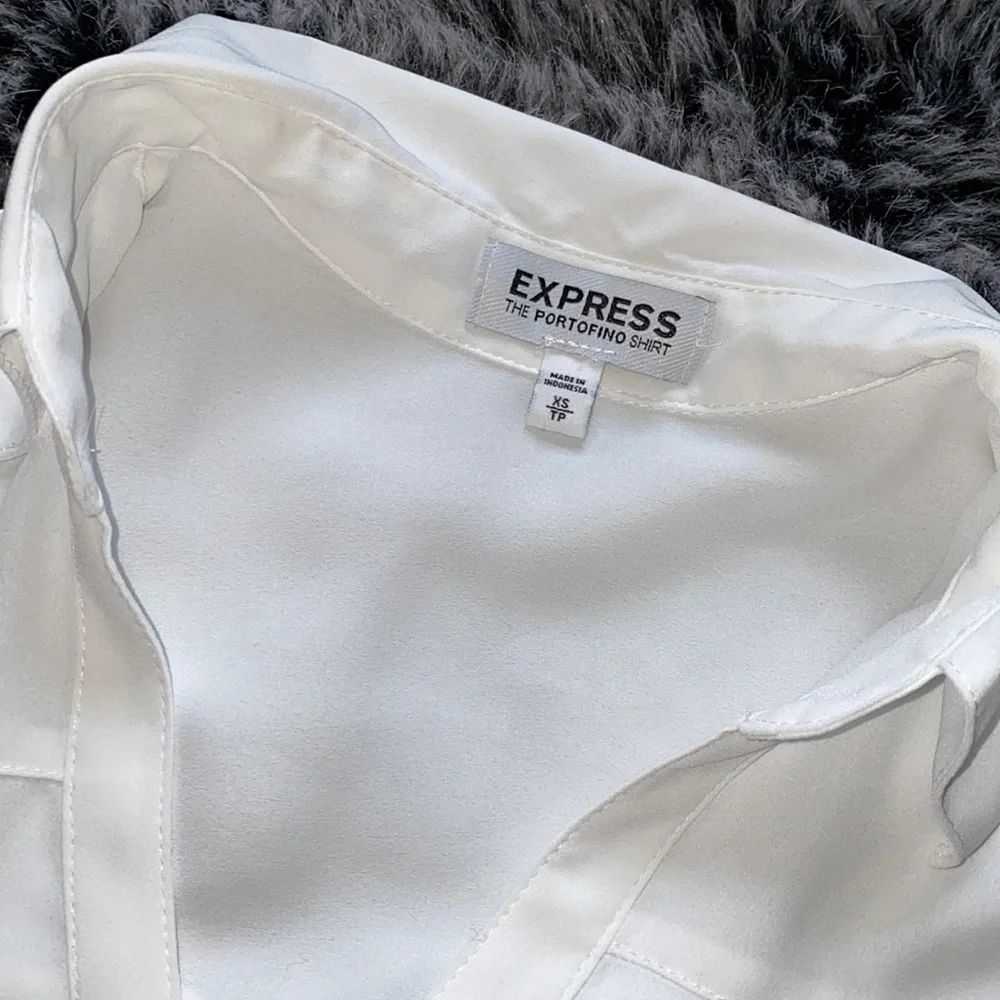 Express Button-up Blouse - Picture 6 of 8